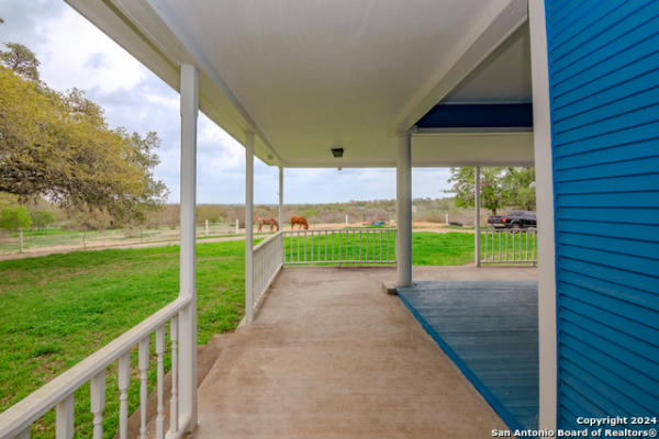 918 SCENIC LOOP DR, GOLIAD, TX 77963, photo 4 of 50