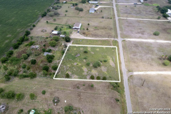 297 LONESOME OAK DR, BEEVILLE, TX 78102, photo 4 of 16