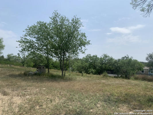 18919 COUNTY ROAD 5733, CASTROVILLE, TX 78009, photo 5 of 8