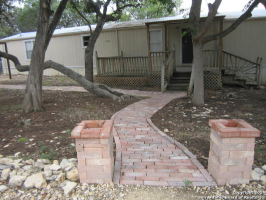 1095 SCENIC DR, BANDERA, TX 78003 - Image 1