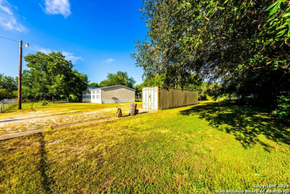 522 S 4TH ST, KENEDY, TX 78119, photo 2 of 34