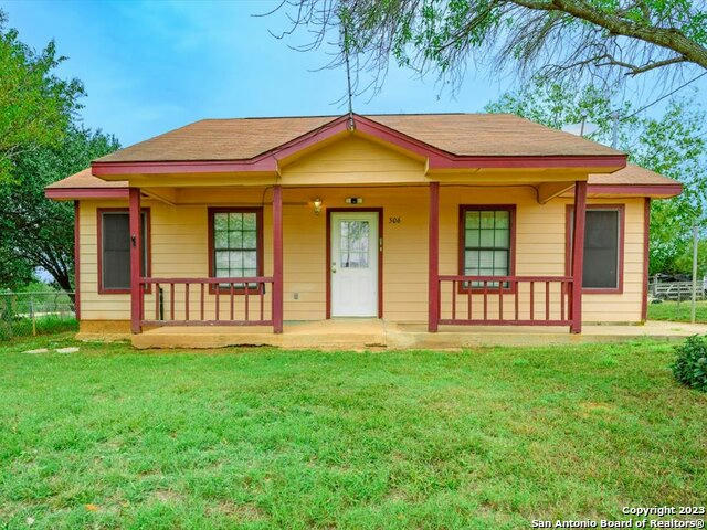 506 2ND ST, COTULLA, TX 78014, photo 1 of 7