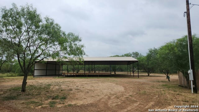 1848 COUNTY ROAD 2557, MOORE, TX 78057, photo 4 of 17