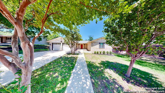 948 SPRINGHILL DR, NEW BRAUNFELS, TX 78130, photo 1 of 16