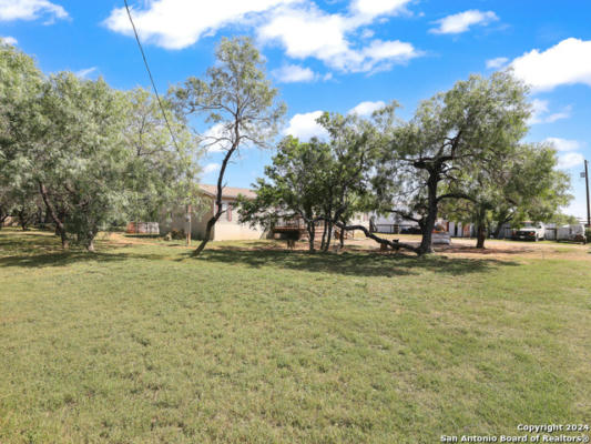 414 COUNTY ROAD 6842, LYTLE, TX 78052, photo 2 of 20