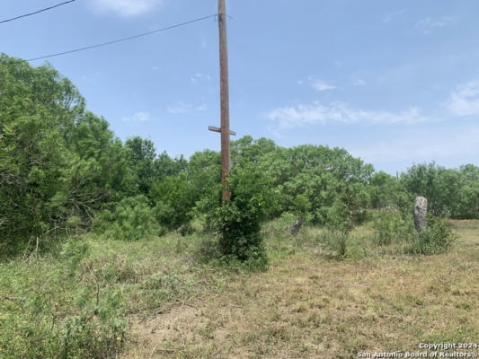 18919 COUNTY ROAD 5733, CASTROVILLE, TX 78009, photo 2 of 8