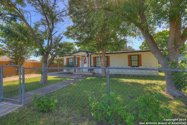 2321 N GUADALUPE ST, SEGUIN, TX 78155, photo 1 of 20