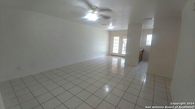 1068 MISTY ACRES DR, NEW BRAUNFELS, TX 78130, photo 5 of 7