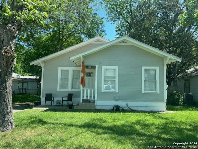 639 S UNION AVE, NEW BRAUNFELS, TX 78130, photo 1 of 11