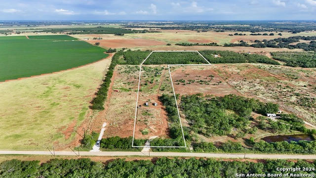 677 COUNTY ROAD 106, FLORESVILLE, TX 78114, photo 2 of 35