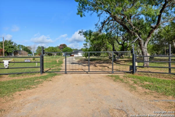 560 S VIEW DR, LYTLE, TX 78052 - Image 1