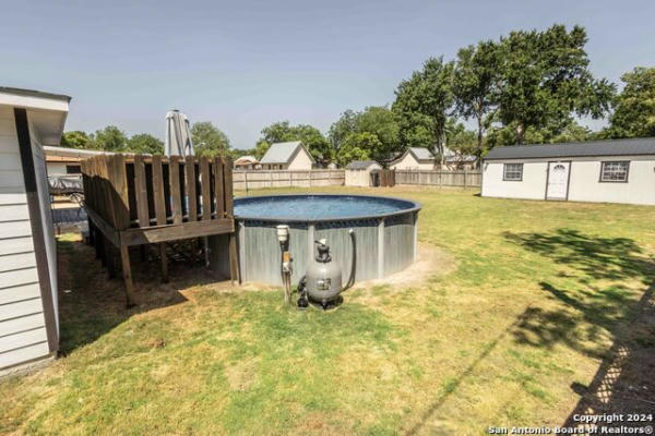 709 PETERSBURG ST, CASTROVILLE, TX 78009, photo 4 of 33