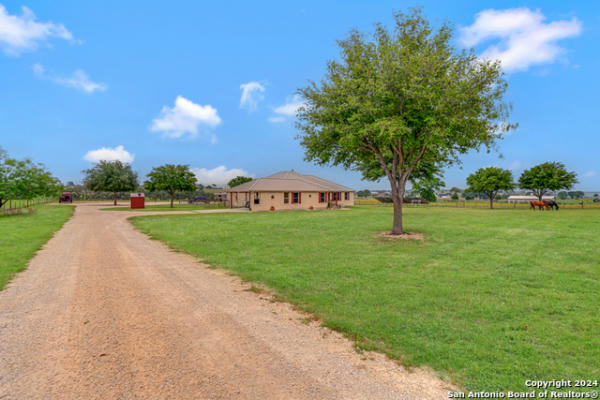 119 SCENIC HILLS DR, LA VERNIA, TX 78121, photo 3 of 61