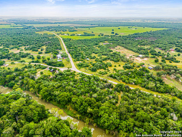 881 COUNTY ROAD 392, RUNGE, TX 78151, photo 1 of 11