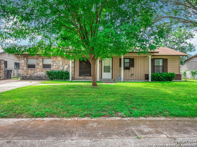 1542 COLOGNE DR, NEW BRAUNFELS, TX 78130, photo 1 of 35