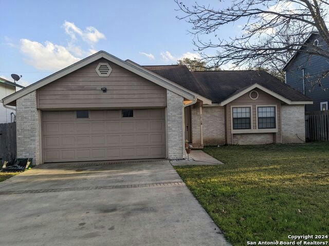 7812 TRUMBAL, LIVE OAK, TX 78233, photo 1 of 10