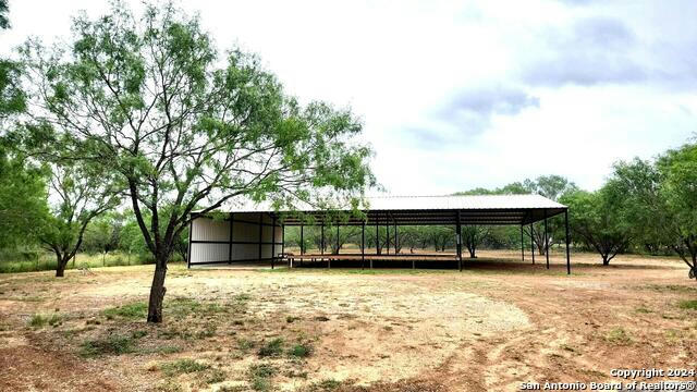 1848 COUNTY ROAD 2557, MOORE, TX 78057, photo 3 of 23
