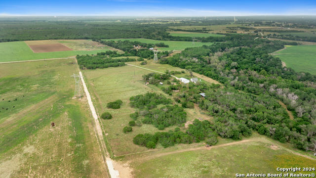 1467 COUNTY ROAD 120 UNIT B, FLORESVILLE, TX 78114, photo 5 of 8