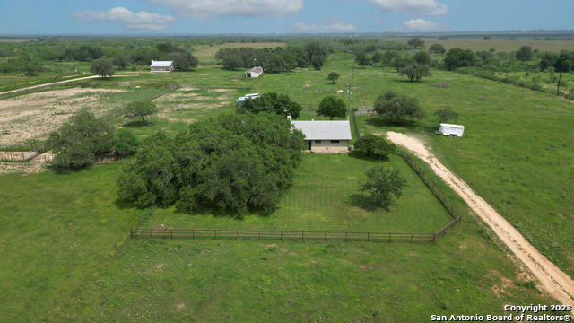 540 COUNTY ROAD 448, STOCKDALE, TX 78160, photo 4 of 45