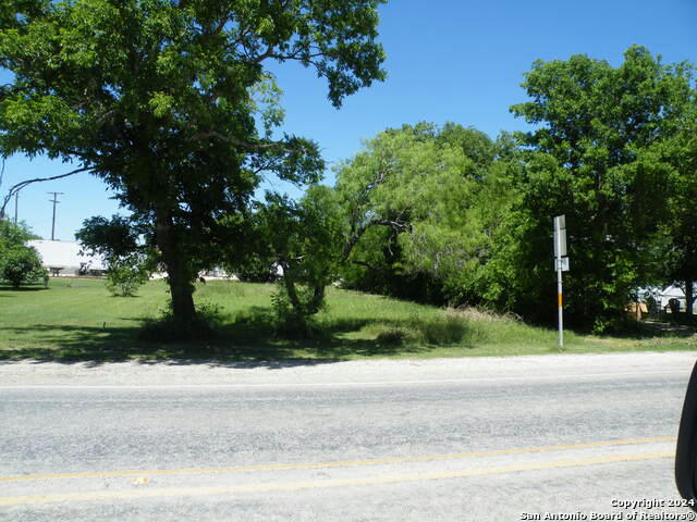 000 VAL VERDE ST, LACOSTE, TX 78039, photo 1 of 7