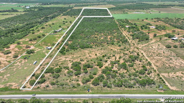 000 BLUNTZER RD, JOURDANTON, TX 78026, photo 1 of 9