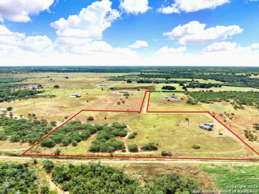 1290 COUNTY ROAD 122, FLORESVILLE, TX 78114 - Image 1
