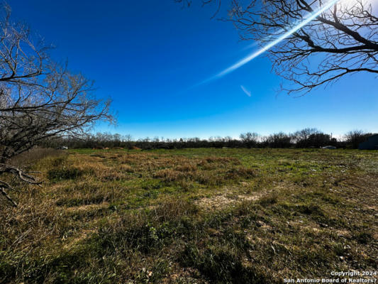 19672 BALLARD RD, ELMENDORF, TX 78112, photo 3 of 4