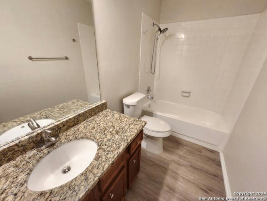 827 FERN MEADOW DR, UNIVERSAL CITY, TX 78148, photo 3 of 9