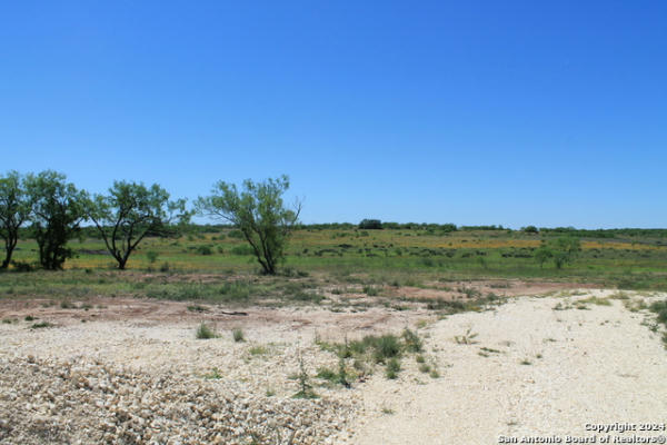 2004 COUNTY ROAD 3000, PEARSALL, TX 78061, photo 5 of 57