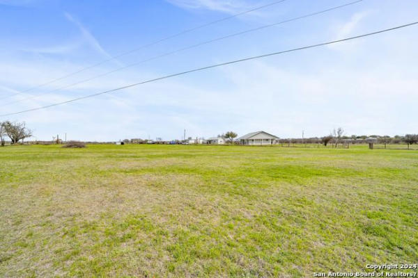 7945 YOUNGSFORD RD, MARION, TX 78124, photo 4 of 28
