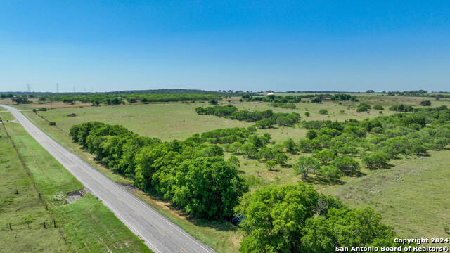 2690 COUNTY ROAD 442, STOCKDALE, TX 78160, photo 4 of 19