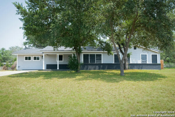 609 HICKORY HWY, DEVINE, TX 78016 - Image 1