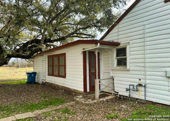 304 E WESTMEYER ST, POTH, TX 78147, photo 3 of 8