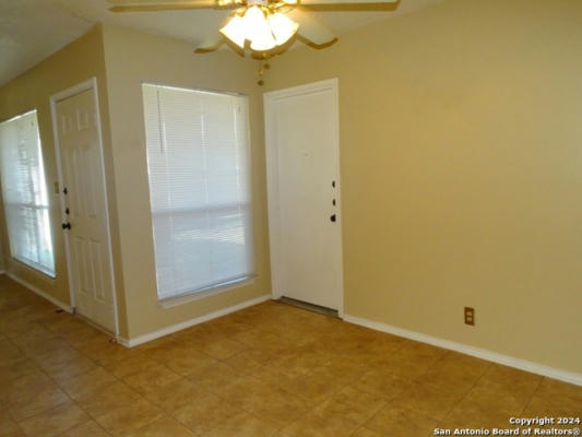 5507 ROANWOOD APT 5509, SAN ANTONIO, TX 78244, photo 4 of 21