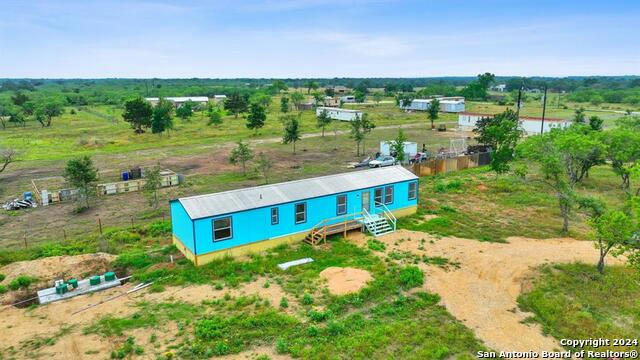 1525 BUGTUSSLE LN, LULING, TX 78648, photo 2 of 23